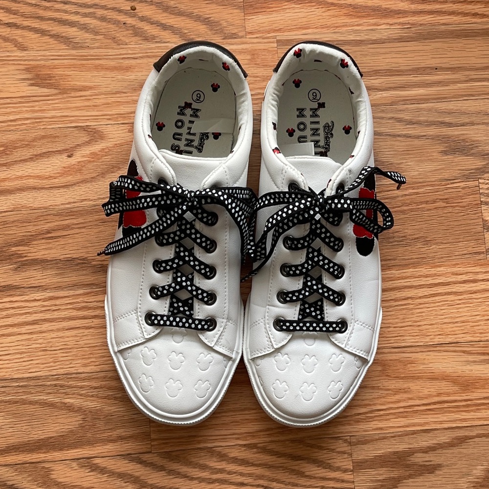 Woman’s Minnie Mouse White Sneakers with Black Polka Dot Laces - Size 9